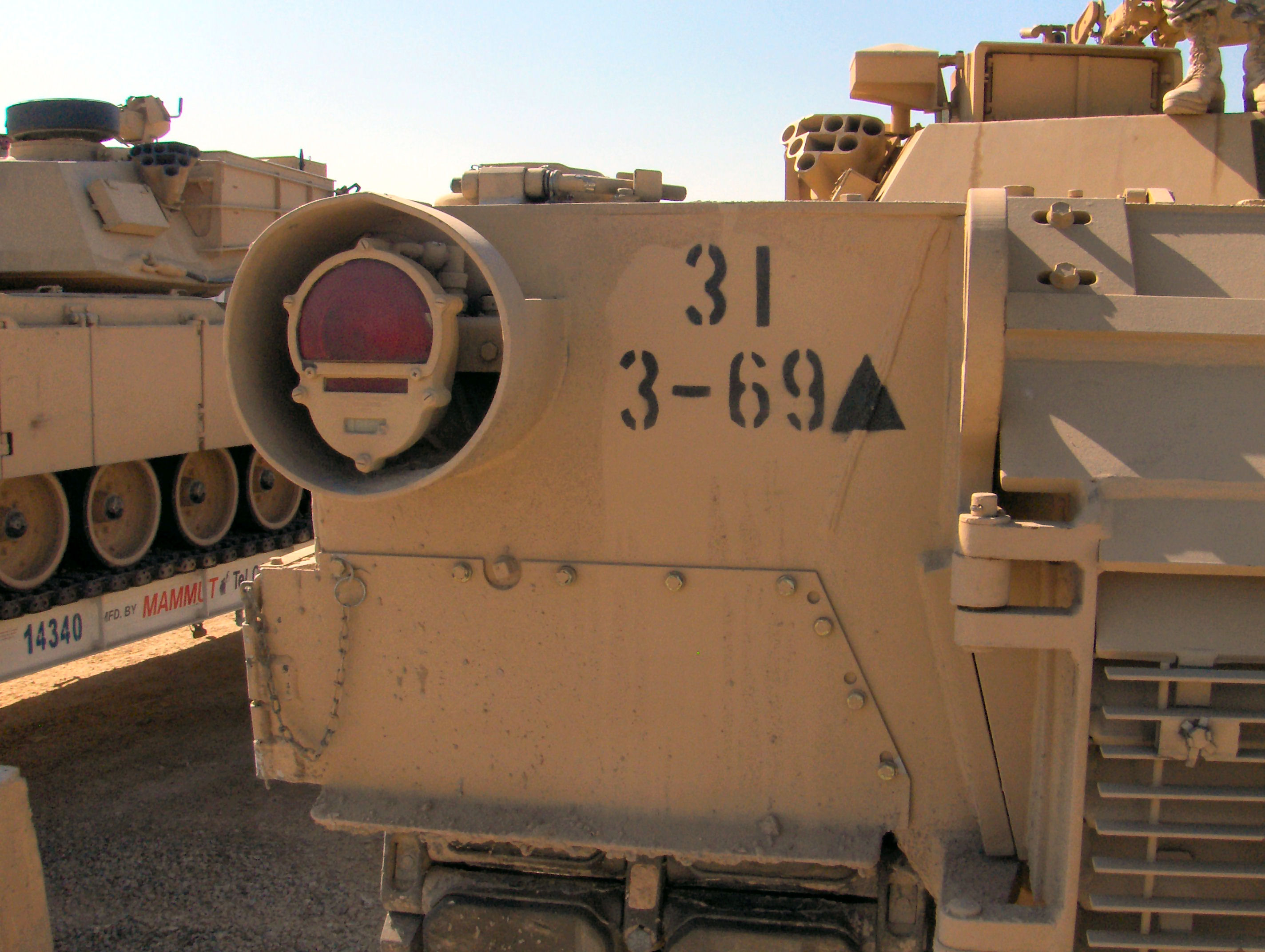 Сколько стоит танк абрамс в рублях. M1 Abrams engine. M1 Abrams Transformers. M1a2 Abrams Hatch. M1 Абрамс Мем.